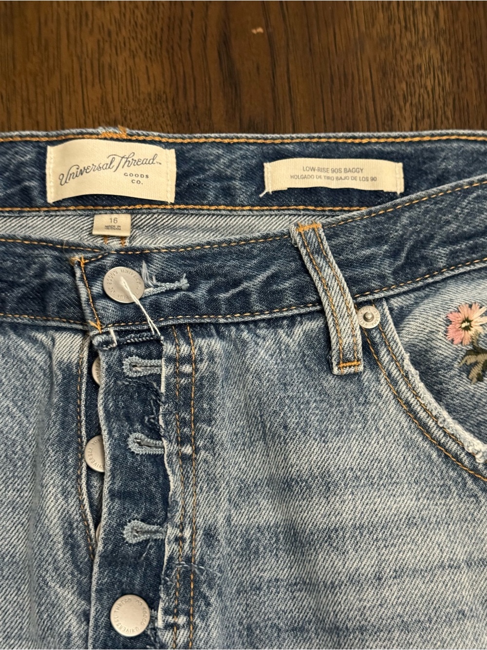 Universal Thread Light Blue Ripped Relaxed Jeans - Picture 4 of 7